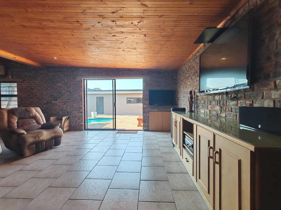  Bedroom Property for Sale in Newton Park Eastern Cape